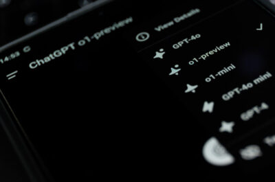 Auswahlmöglichkeiten für das neue OpenAI o1-Modell auf einem Smartphone.