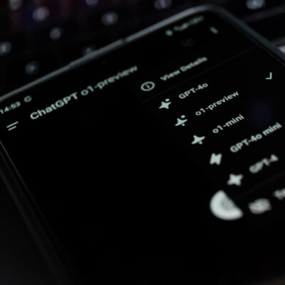 Auswahlmöglichkeiten für das neue OpenAI o1-Modell auf einem Smartphone.