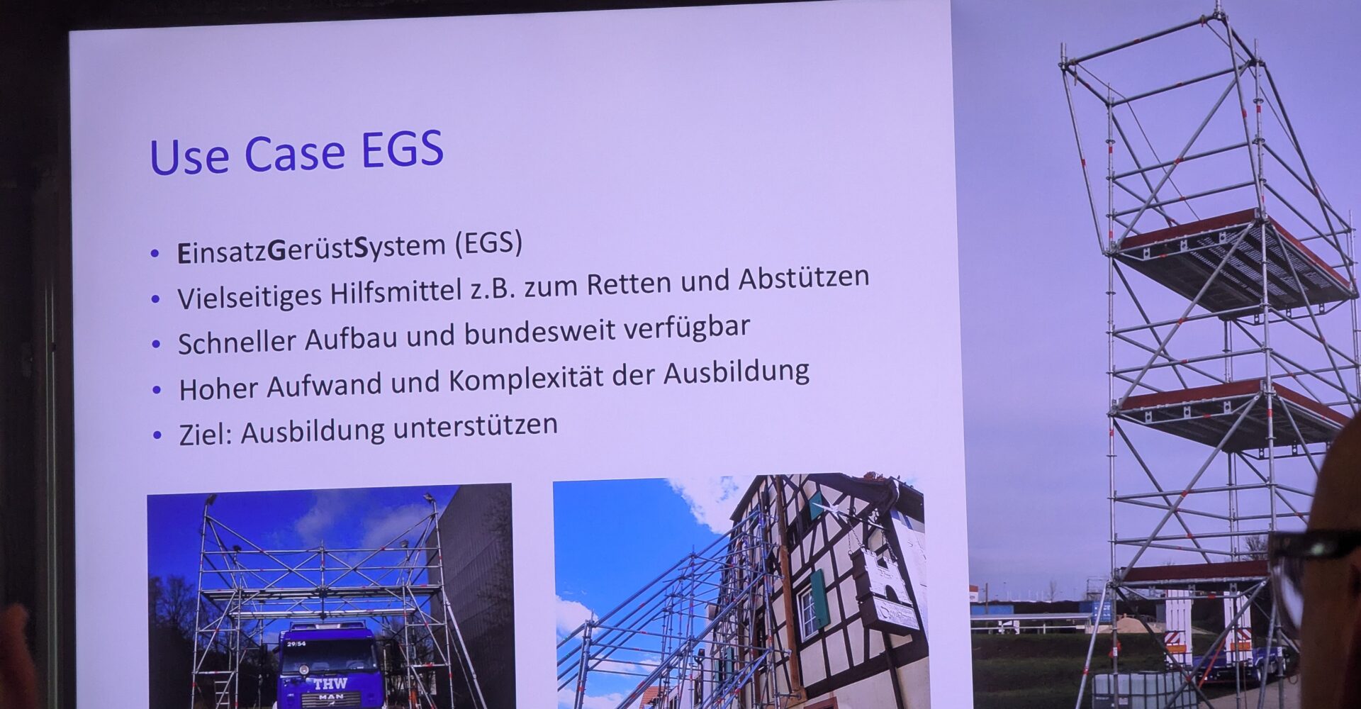 Vortrag über VR-Einsatz zur Unterstützung bei der Ausbildung im Gerüstbau.